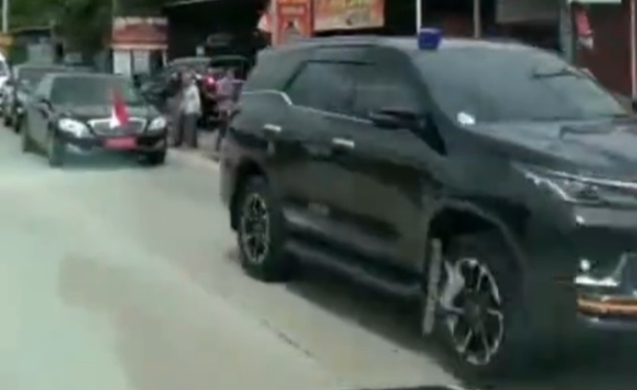 Viral, Iring-Iringan Presiden Jokowi Dahulukan Ambulans Melintas dari Solo - Grobogan, Netizen Kali Ini Kagum