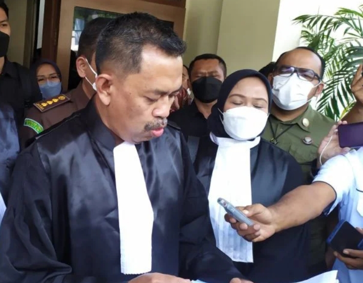 Pemerkosa 13 Santriawati Herry Wirawan Dituntut Kebiri dan Hukuman Mati
