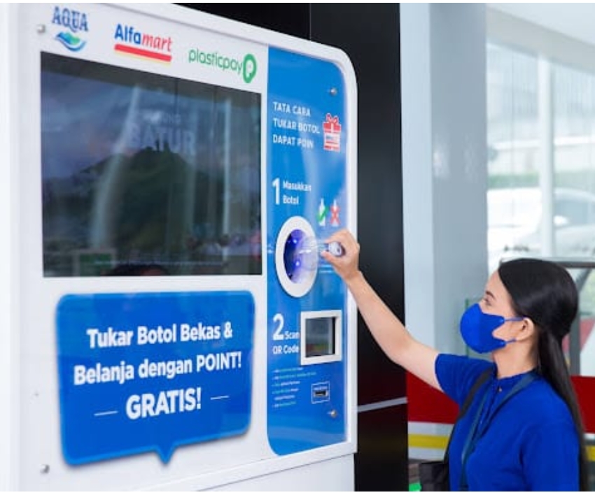 Ajak Konsumen Kelola Sampah, Danone - AQUA dan Alfamart Luncurkan Reverse Vending Machine