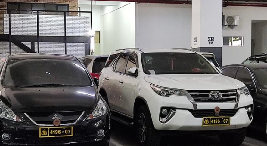 Ternyata Sipil Bisa Pakai Pelat Nomor Dinas Polisi, Seperti Mobil Arteria Dahlan, Ternyata Diberikan Polisi La
