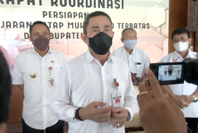 Bikin Geleng-geleng Kepala, 4 Kades Booking 4 PL Saat Karaoke Bareng