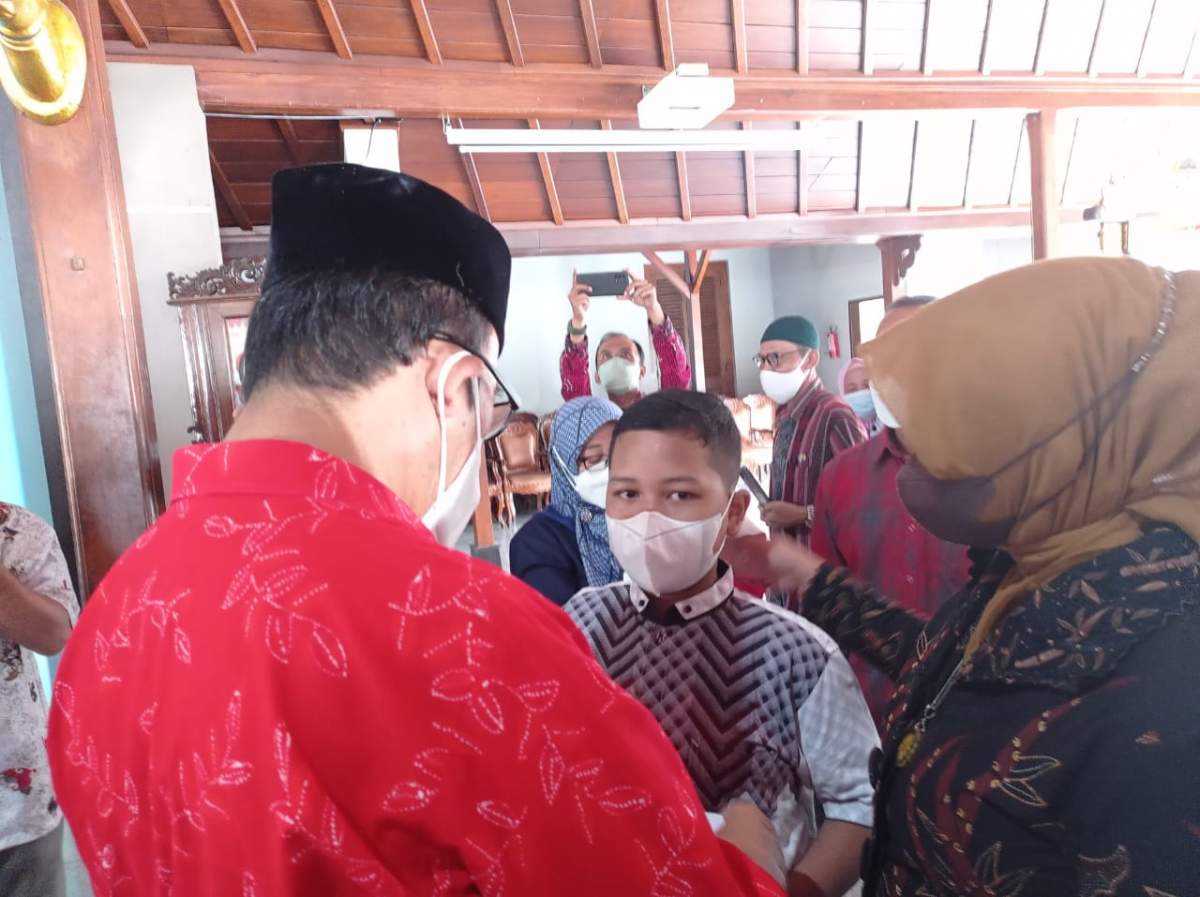 Pemkab Banyumas Salurkan Bantuan Bagi Anak Yatim Piatu Korban Covid-19