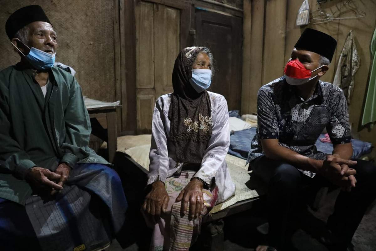 Bareng Pemkot Magelang, Ganjar Bangunkan Puluhan Rumah Layak Huni untuk Warga Miskin