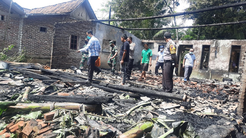 Lupa Matikan Kompor, Rumah Warga Desa Kutawis Ludes Terbakar