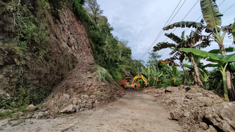 Delapan Jam, Jalur Banjarnegara - Dieng Lumpuh Total