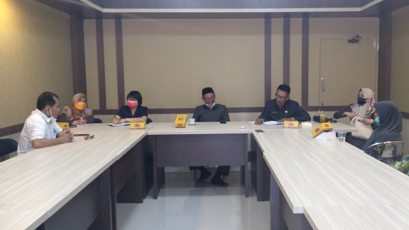 Kartu Bansos Dipakai Orang Lain, Suwarni Mengadu ke DPRD Banyumas