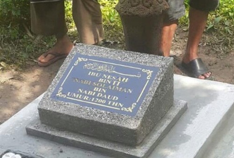 Bikin Geger Berbondong-bondong! Makam Bertuliskan Nisan Nesah Binti Nabi Solaiman bin Nabi Daud di Tangerang