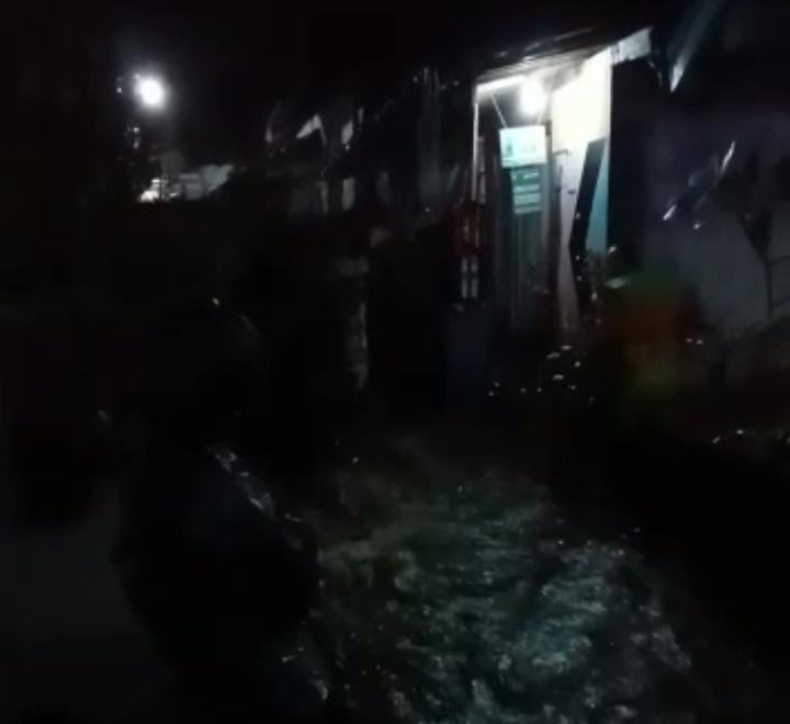 Hujan Deras, Lima Rumah di Kampung Warna Bobotsari Tergenang Banjir