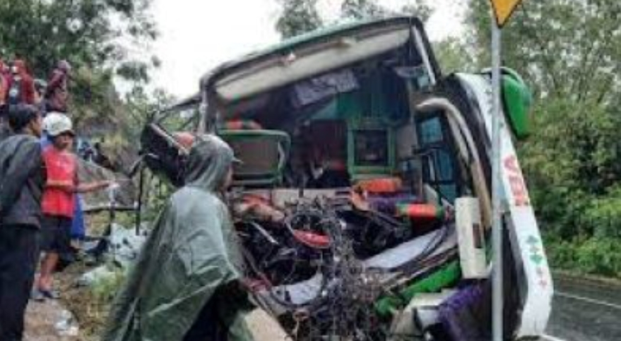 Sembilan Korban Laka Mangunan Imogiri Bantul Dilarikan ke RS Nur Hidayah