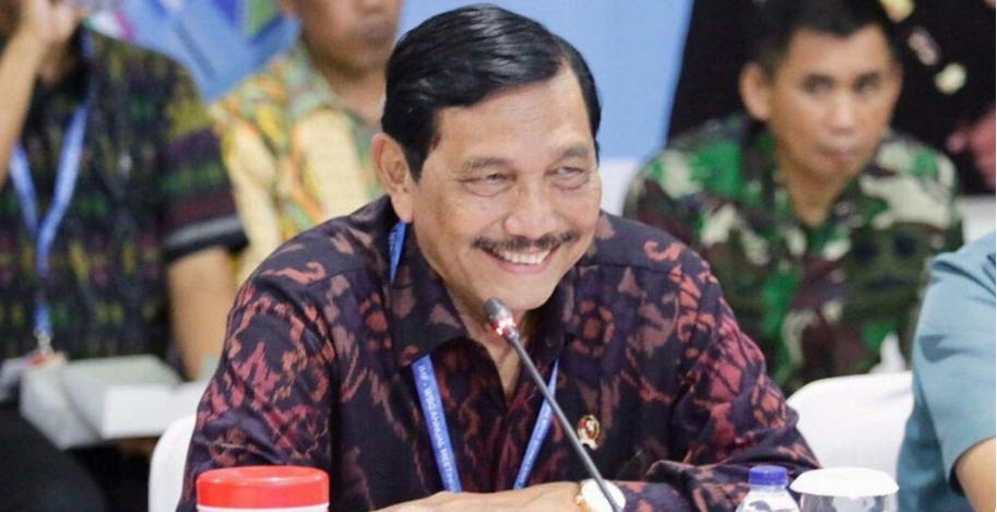 Jangan Takut Berlebihan, Luhut Persilahkan Warga Jalan-jalan ke Mall, Netizen: Salat Taraweh Boleh Nggak Pak?