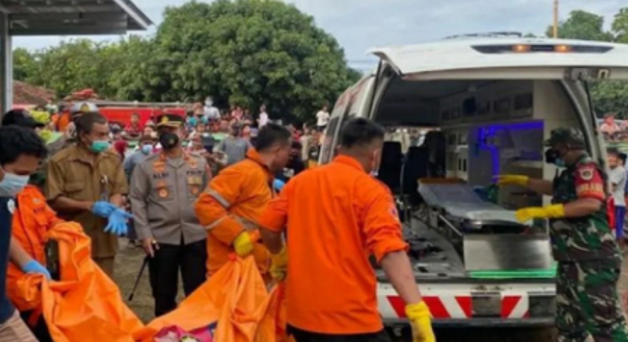Kabar Duka, Pondok Pesantren Miftahul Khoirot Karawang Terbakar, Delapan Santri Meninggal di Lantai 2