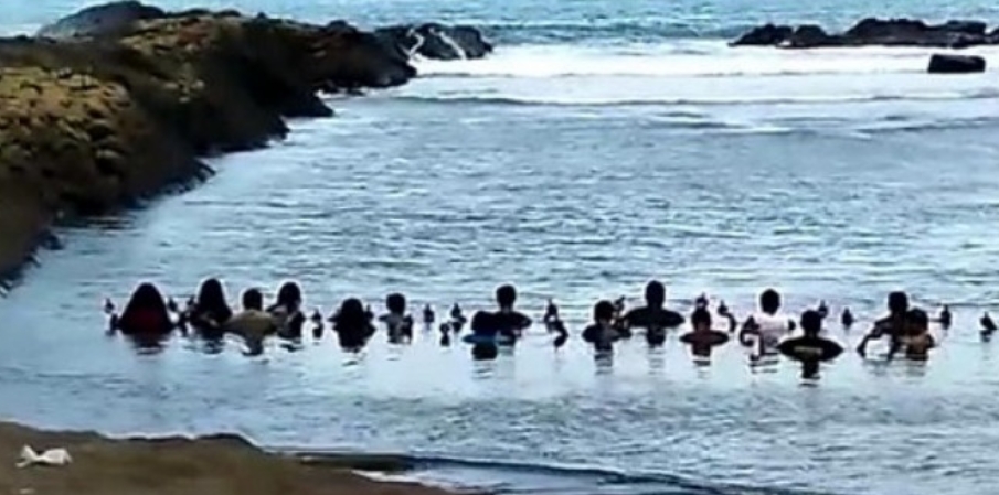 Kelompok Kejawen Kejayan Trimurti Ritual di Pantai Watu Ulo, Polisi Langsung Membubarkan