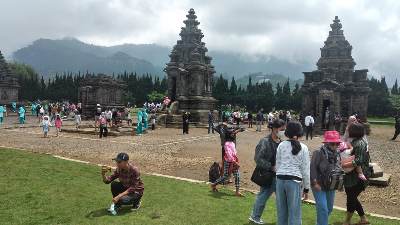 Ribuan Wisatawan Kunjungi Dieng, Waktu Berkunjung Maksimal 1,5 Jam