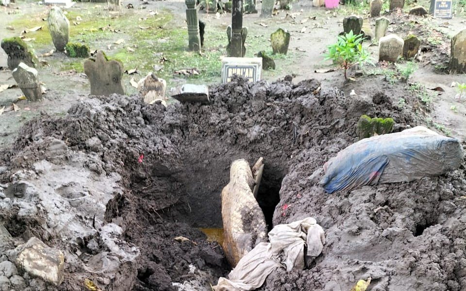 Geger Kuburan Dibongkar di Desa Tulangan, Tali Pocong Warga yang Meninggal Pas Jumat Legi Dicuri, Ini Kesaksia