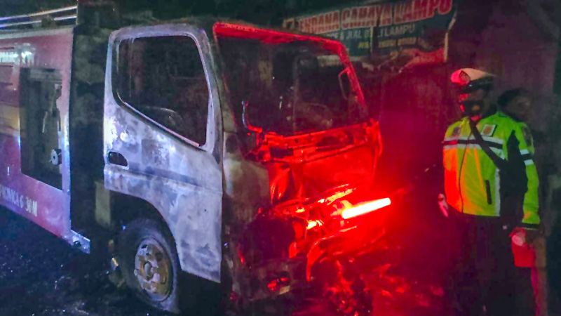 Mobil Damkar Hangus Terbakar Saat Perjalanan Menuju Lokasi Kebakaran di Sumpiuh