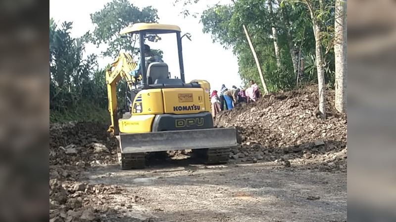 Diurug, Jalan Asinan Kini Bisa Dilalui
