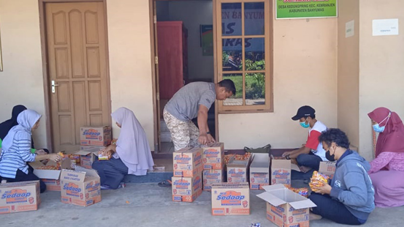 Penerima BLT DD Desa Kedungpring Dapat Sembako, Sebagai Upaya Tepat Sasaran