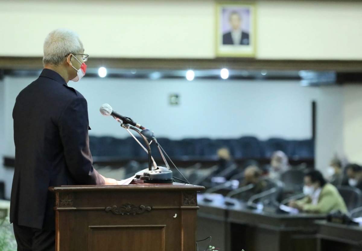 Pimpin Doa Untuk Ketua DPRD Jateng Saat Paripurna, Ganjar: Mudah-mudahan Segera Sembuh