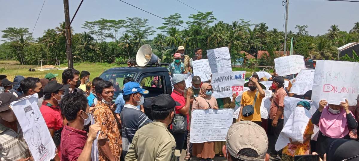 Kepala Desa Sindang, Mrebet Didemo Ratusan Warga, Imbas Perangkat Desa Terpilih Tak Kunjung Dilantik