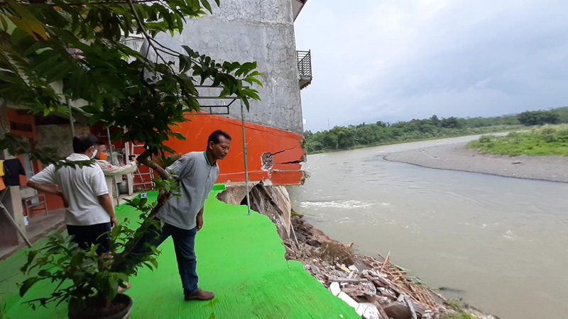 Aliran Sungai Klawing Kikis 22 Bangunan