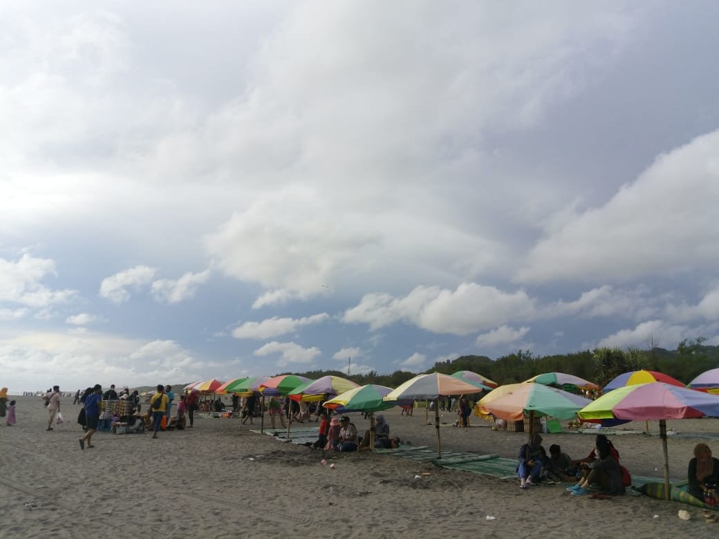 Libur Nyepi, Sembilan Ribu Wisatawan Padati Pantai Parangtritis