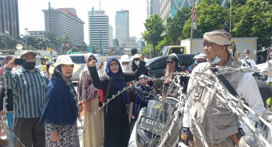 Massa Aksi Reuni 212 Demo di Depan Kantor Kemenag RI, Ini Lima Tuntutan Aksinya