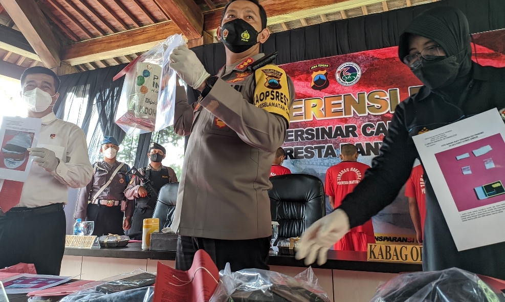 Polisi Sita 2,5 kg Ganja Dari Tiga Pengedar di Ajibarang dan Pekuncen