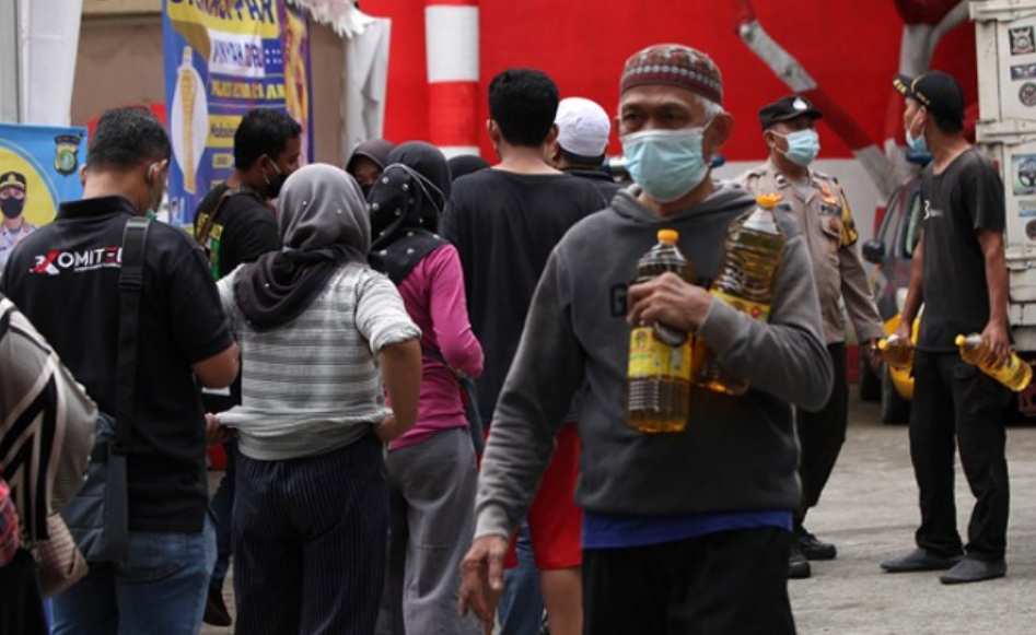 Ironi Negeri, Produsen Terbesar Dunia, Warga Berebutan Minyak Goreng, Bikin Wajah Negara Hancur
