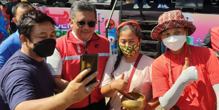 Khas Bawa Bejana, Pawang Hujan Mbak Rara Ada di Acara PDIP