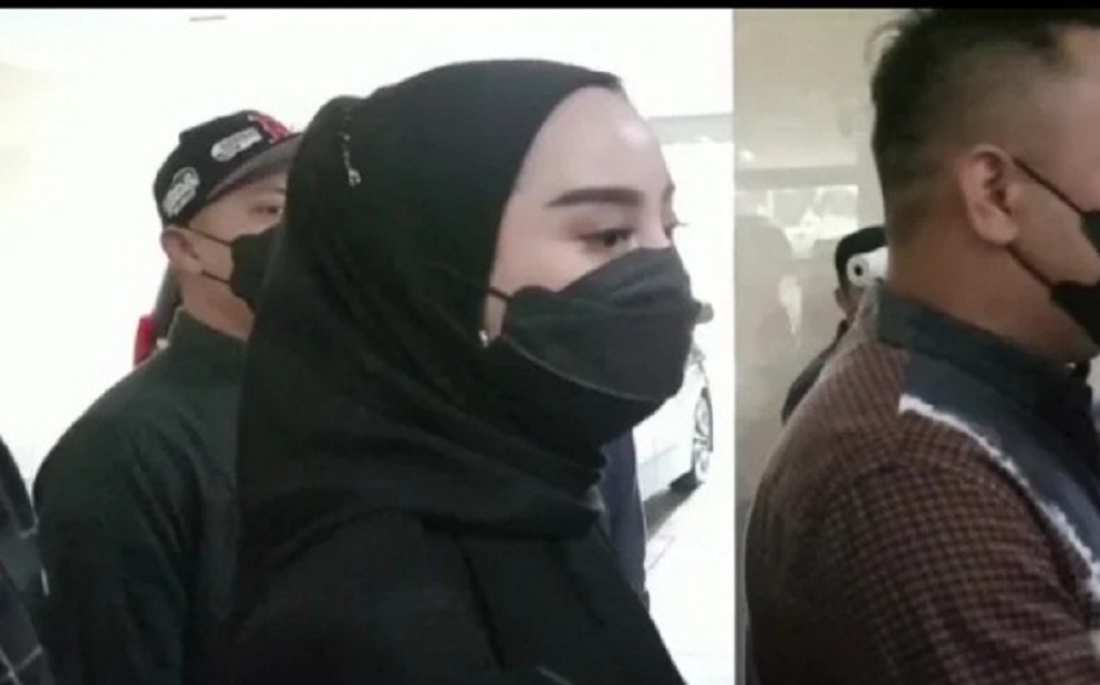 Dinan Nurfajrina, Istri Tersangka Doni Salmanan Diperiksa Bareskrim 6 Jam