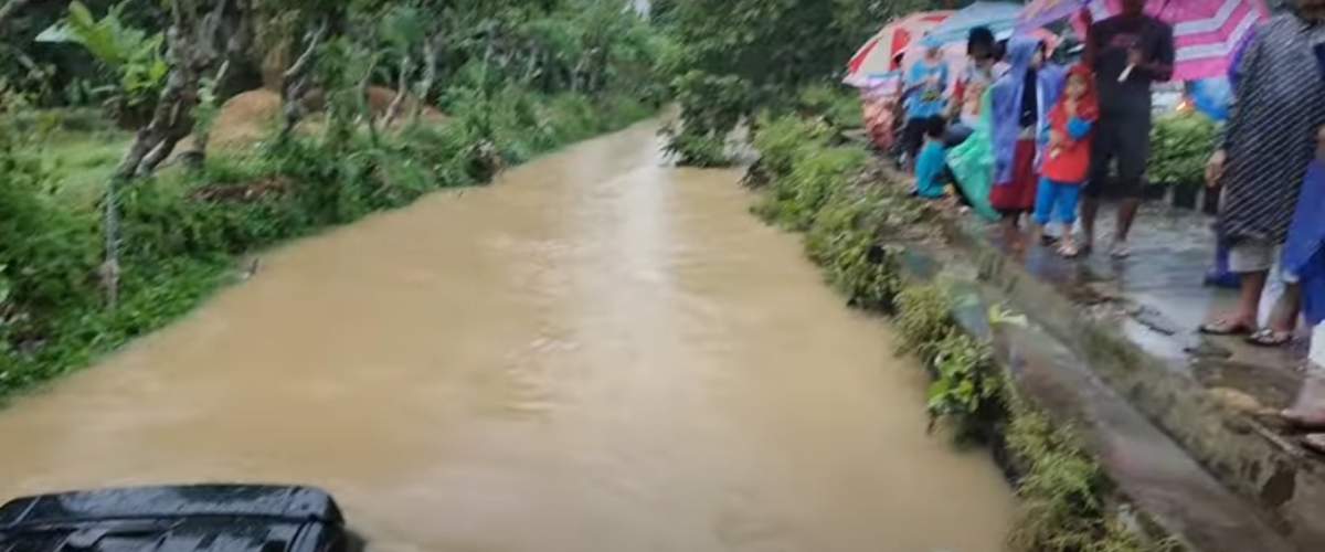 Akhirnya, Pajero yang Masuk Sungai di Jalan Buntu - Kroya Berhasil Dievakuasi, Lihat Penampakannya