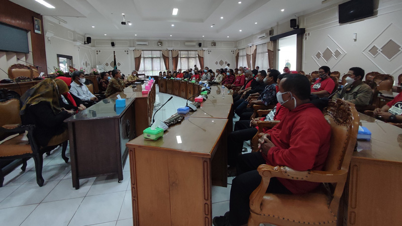 Pedagang Pasar Ajibarang Ngadu ke Dewan Terkait Relokasi Pedagang Luar Pasar