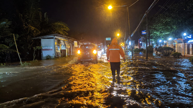 Hujan Dua Jam Guyur Purbalingga, Akibatkan Jalan Tergenang dan Longsor