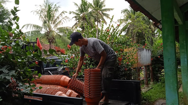 Pabrik Plastik BUMDes Kebarongan jadi Sarana Edukasi