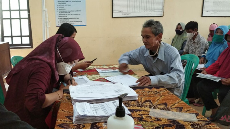 Ogah Divaksin, Bansos Rp 900 Ribu Melayang