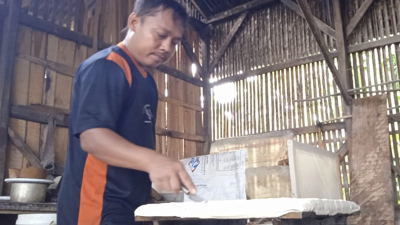 Perajin Tahu Berjibaku Hadapi Kenaikan Harga Kedelai