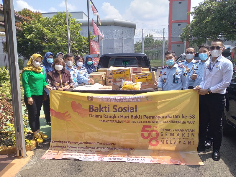 Hari Bhakti Pemasyarakatan Ke-58, UPT Pemasyarakatan se-Banyumas Baksos Ke Panti Asuhan dan Beri Gerobak Ke Pe