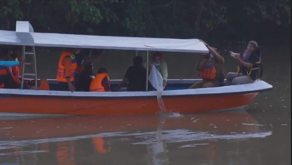 Tebar 10 Ribu Benih Ikan di Sungai Serayu, Aktivis: Serayu Harus Kembali Menjadi Penghidupan Masyarakat