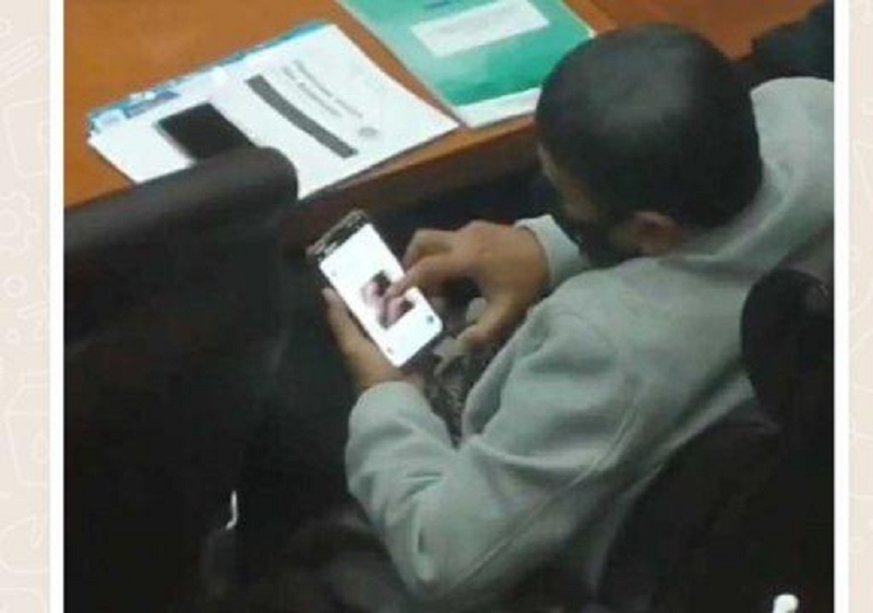 Astaga! Anggota Dewan Nonton Video Porno Saat Rapat Soal Vaksin