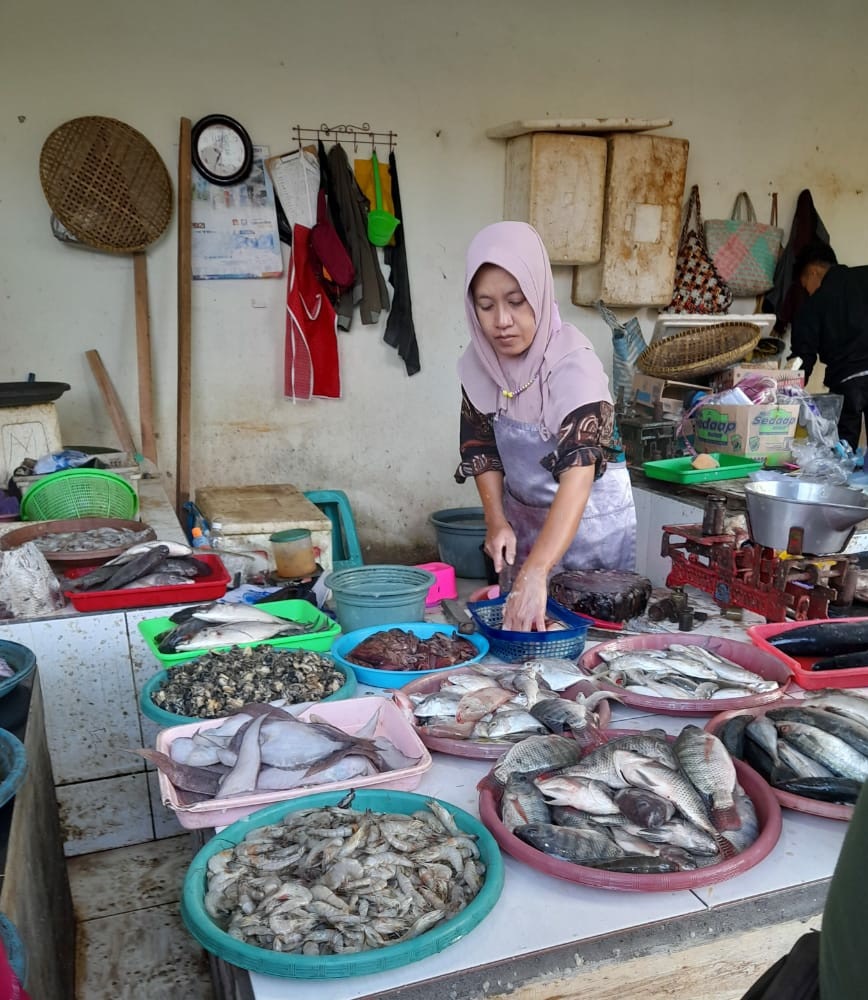 Omset Pedagang Ikan Segar di Sumpiuh Meningkat