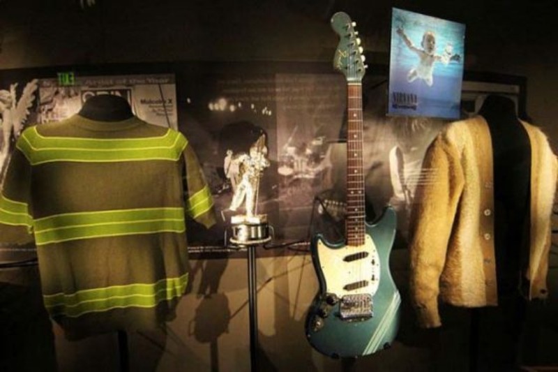 Gitar Fender Milik Kurt Cobain Dilelang, Harganya Fantastis