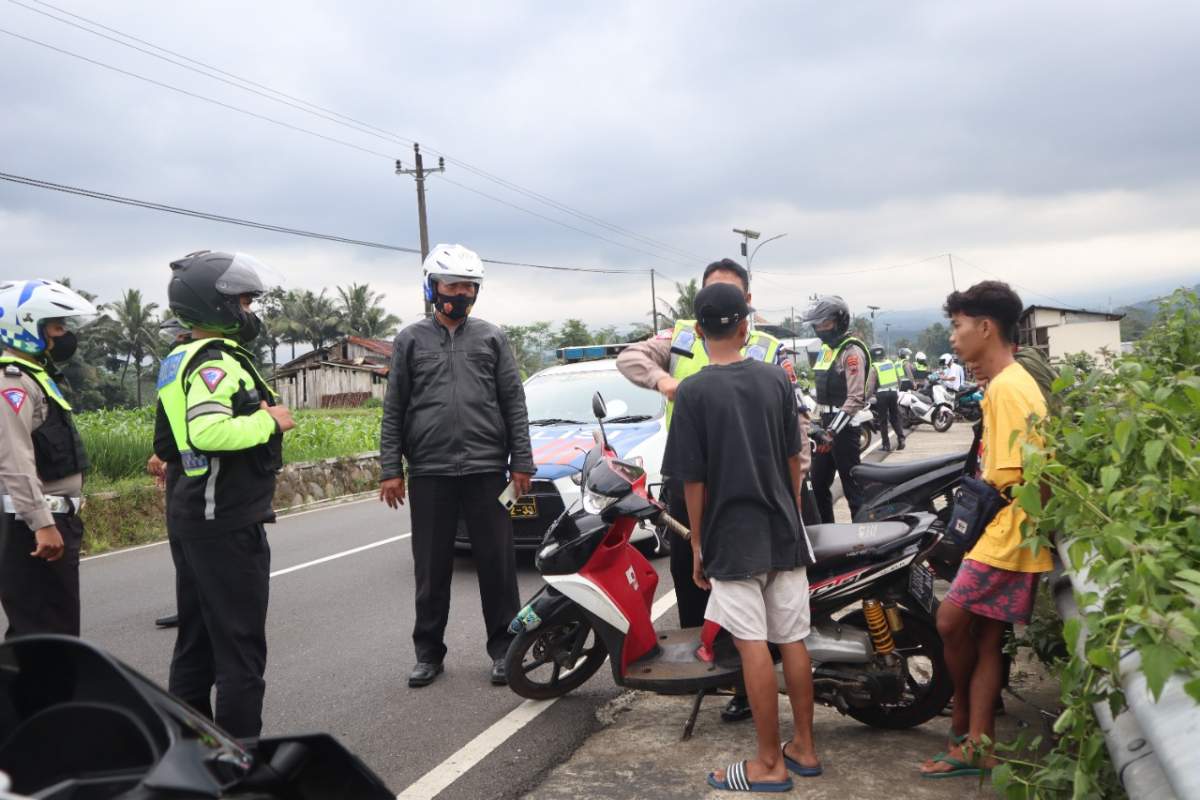 Polres Purbalingga Bubarkan Balap Liar Sebelum Buka Puasa di Serayu Larangan