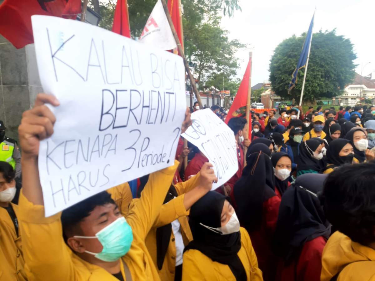 Demo Ratusan Mahasiswa di Purwokerto Tolak Penundaan Pemilu, Bupati Banyumas Ir Achmad Husein: Saya Juga Setuj