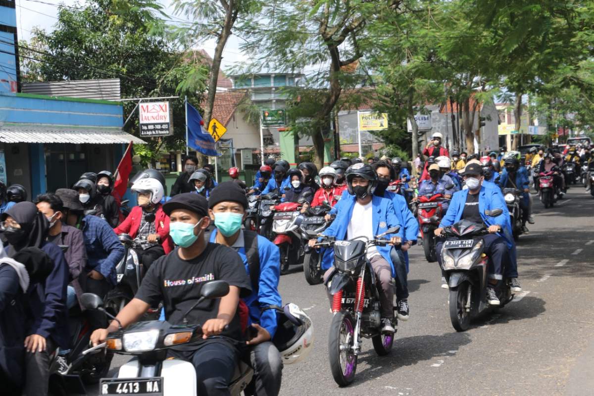 Mahasiswa UMP Demo Tolak Tunda Pemilu di Purwokerto