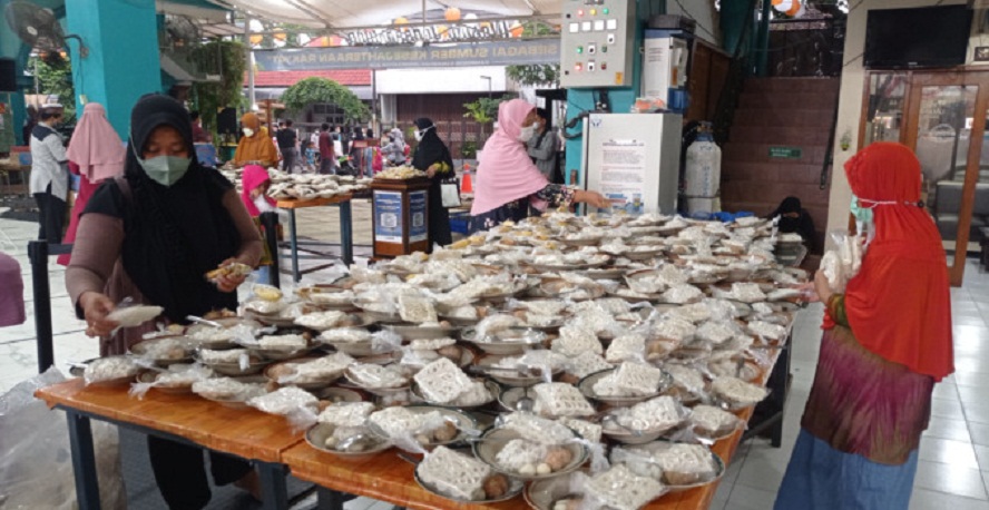 Alhamdulillah, Tradisi Piring Terbang Masjid Jogokariyan, Sajikan 3.000 Porsi Setiap Hari