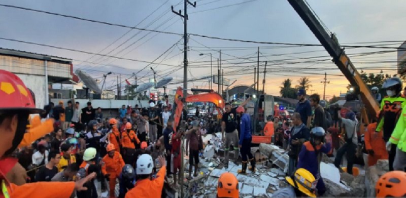 Bangunan Alfamart yang Ambruk Sudah Berumur 20 Tahun, Penyebab Bakal Diselidiki Labfor Polri