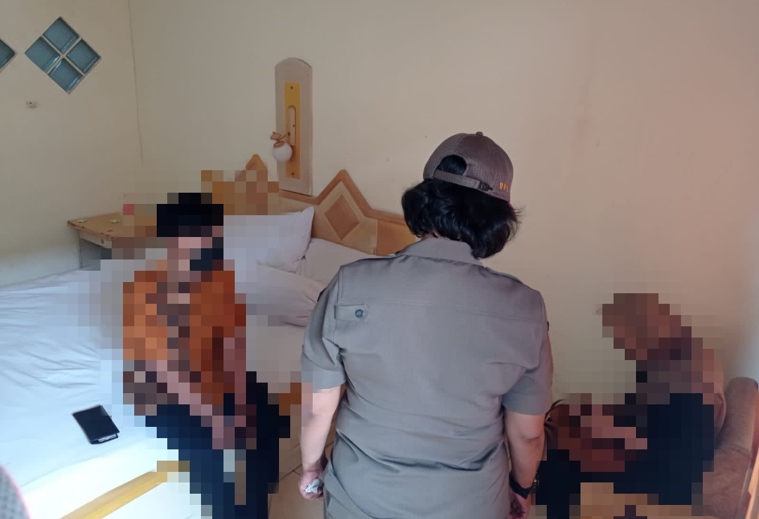 Pintu Hotel Diketuk Saat Razia di Purwokerto, Mahasiswa Keluar, Petugas: Pakai Celana Dulu, Saya Tunggu di Dep