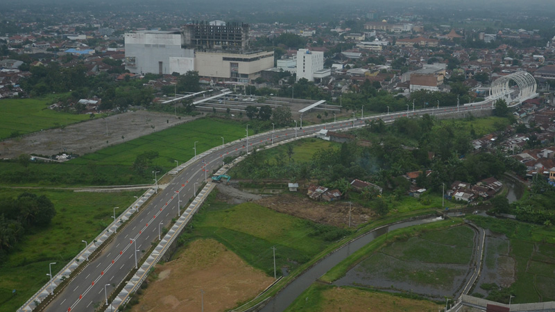 Masih Gelap, 246 Titik Penerangan Sementara akan Hiasi Jalan Bung Karno