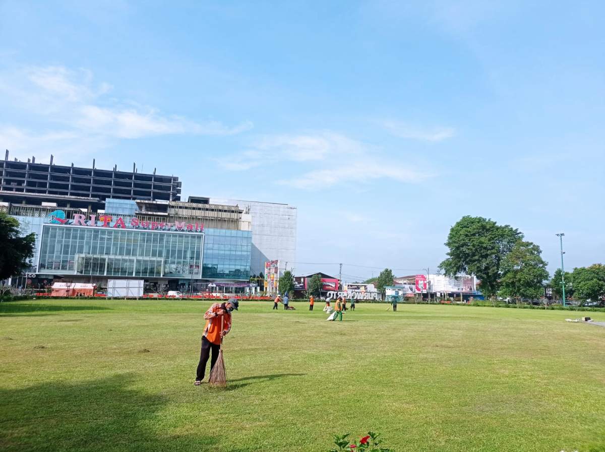 Alun-alun Purwokerto Dibuka, DLH: Berharap Masyarakat Tidak Menginjak Area Rumput, Tapi Dipedestrian Saja