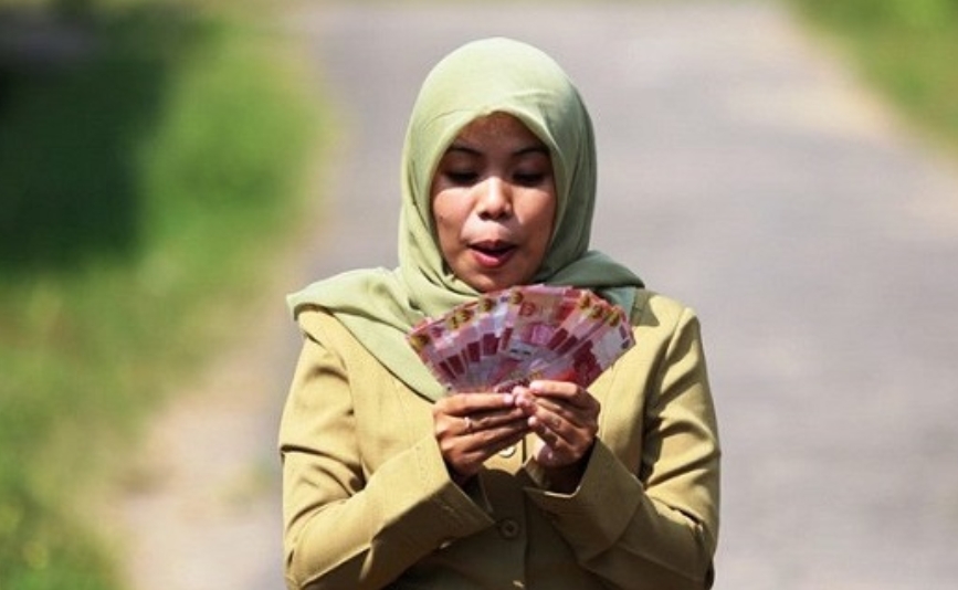 Asyik, Jokowi Tandatangani THR dan Gaji ke-13, Ternyata Tidak Semua ASN Dapat, Cek Kriterianya